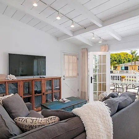 180 Walnut Upper Villa